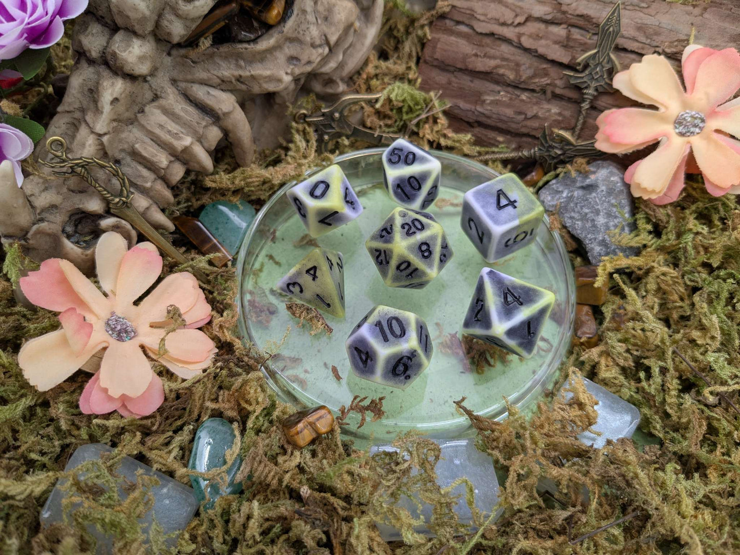 Archaic Dark Yellow Green Dice Set