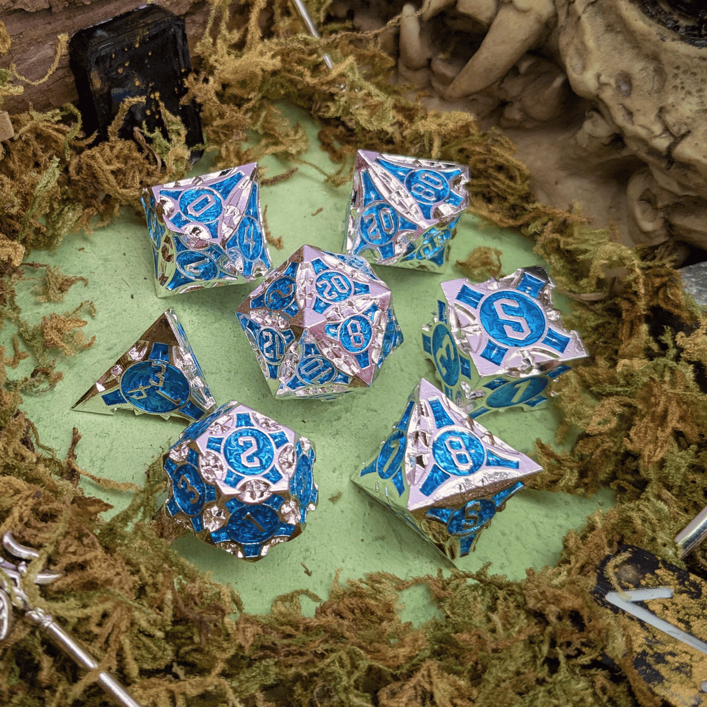 Point Silver and Blue Metal Core Dice Set