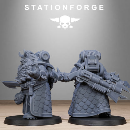 10 x Corrupted Guard Dwarves Designed by Station Forge