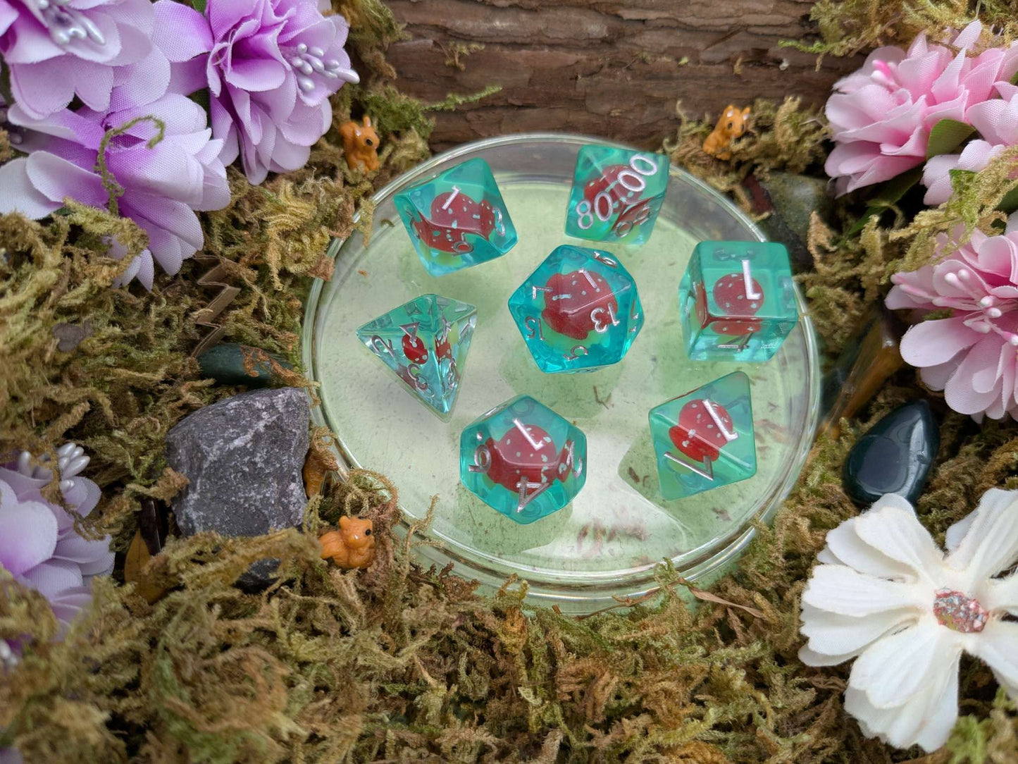 Dark Red Capped Mushrooms Inclusion Dice Set