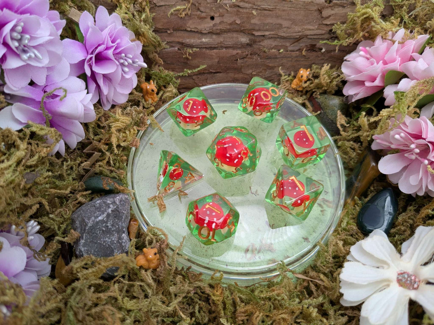Light Red Capped Mushrooms Inclusion Dice Set