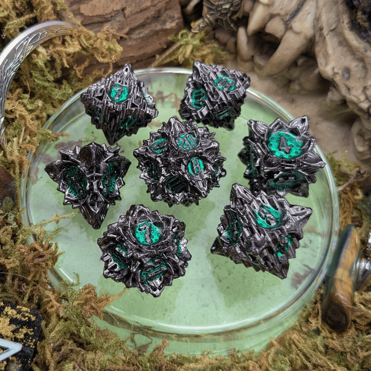 Flower Black and Green Metal Core Dice Set