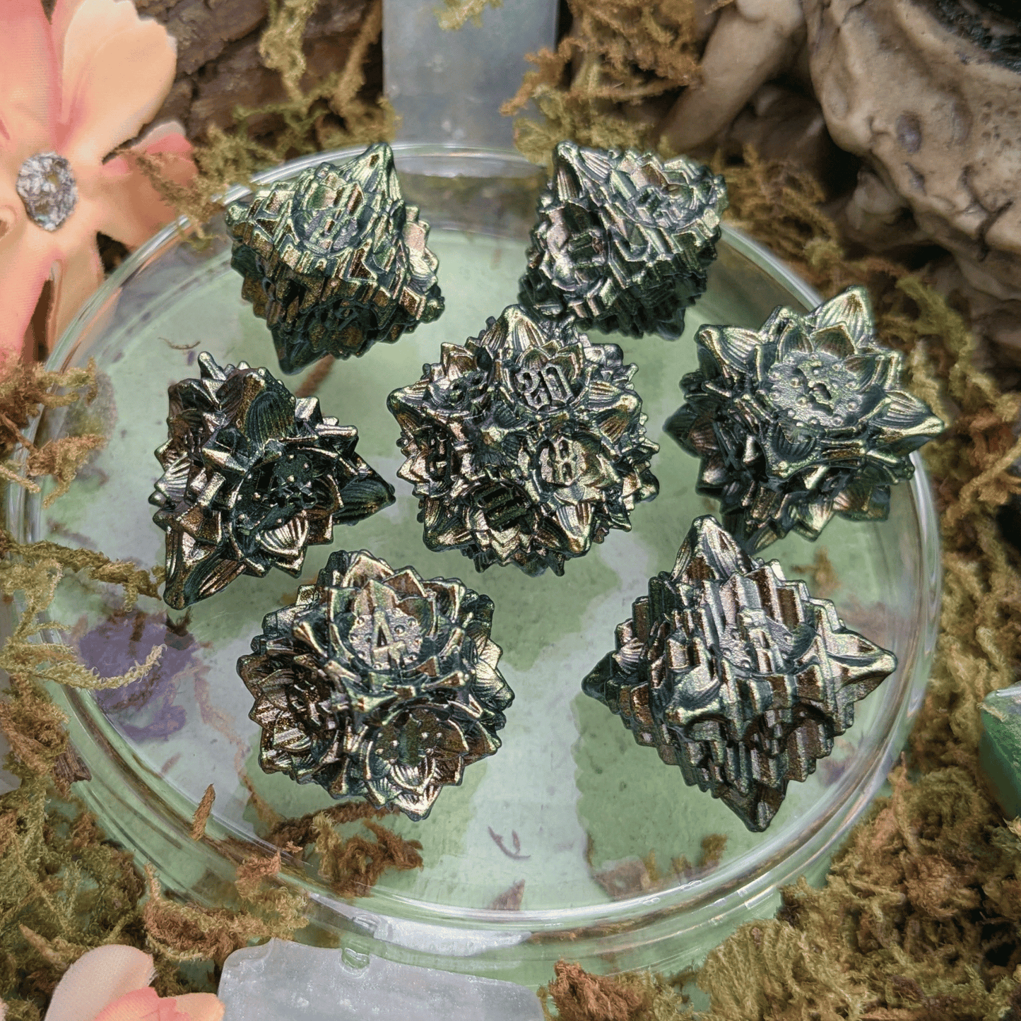 Flower Green Shine Metal Core Dice Set