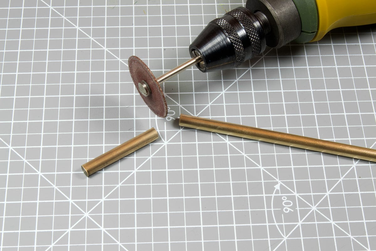 AK Interactive - Brass Pipes 2.0mm, 2 Units (AK9118)