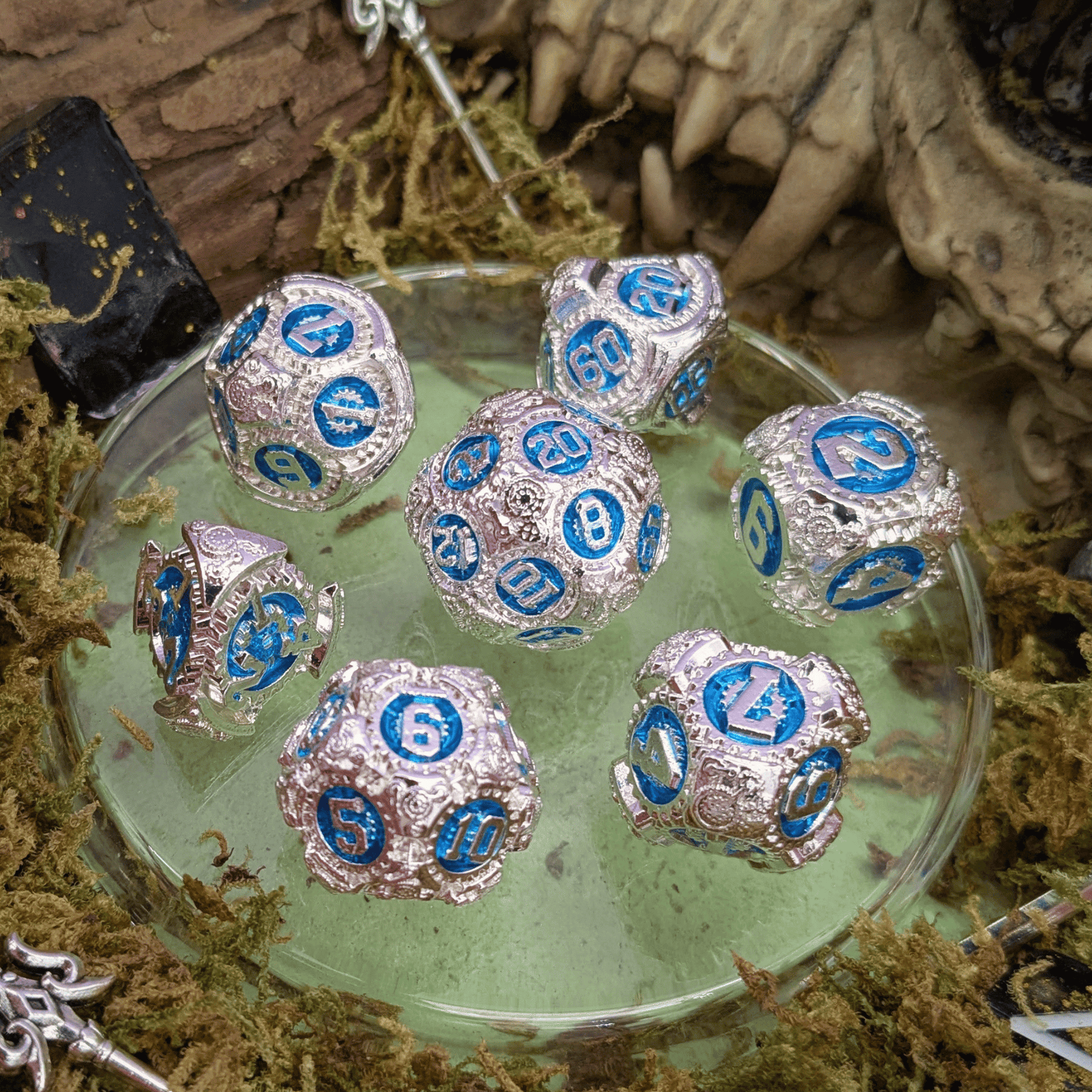 Gears Silver and Blue Metal Core Dice Set