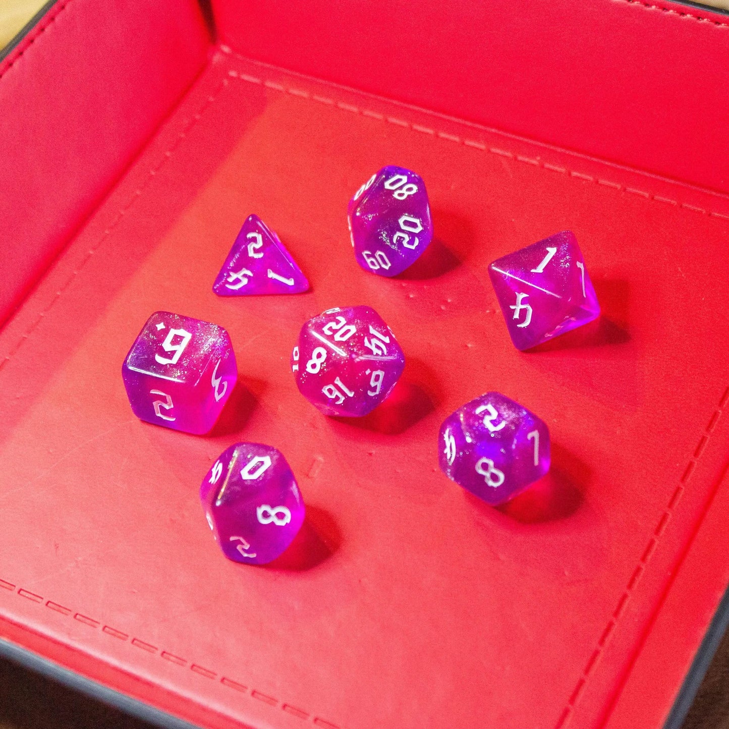 Fog Pink Violet Glitter Dice