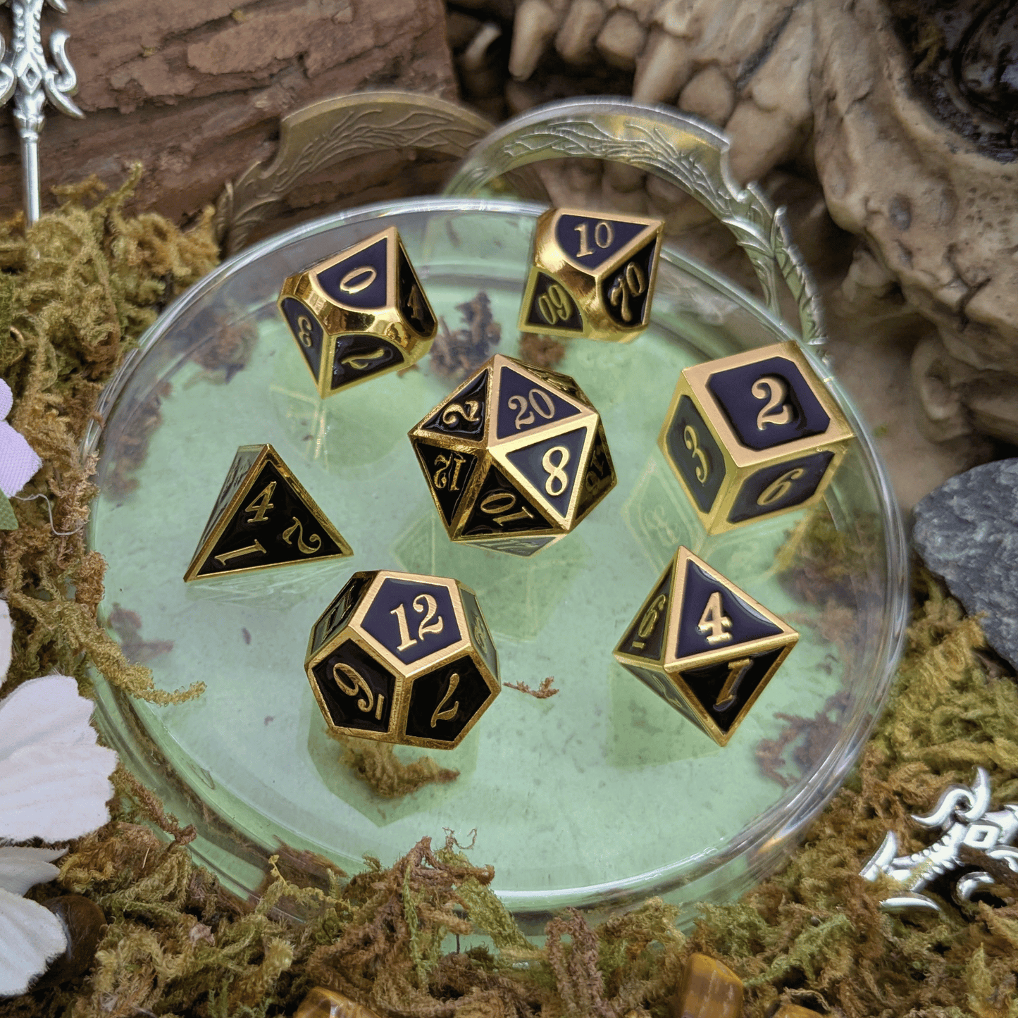 Simple Black and Gold Metal Core Dice Set