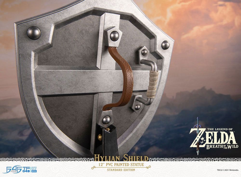 Zelda Breath of the Wild Statue Hylian Shield Standard Edition 29cm
