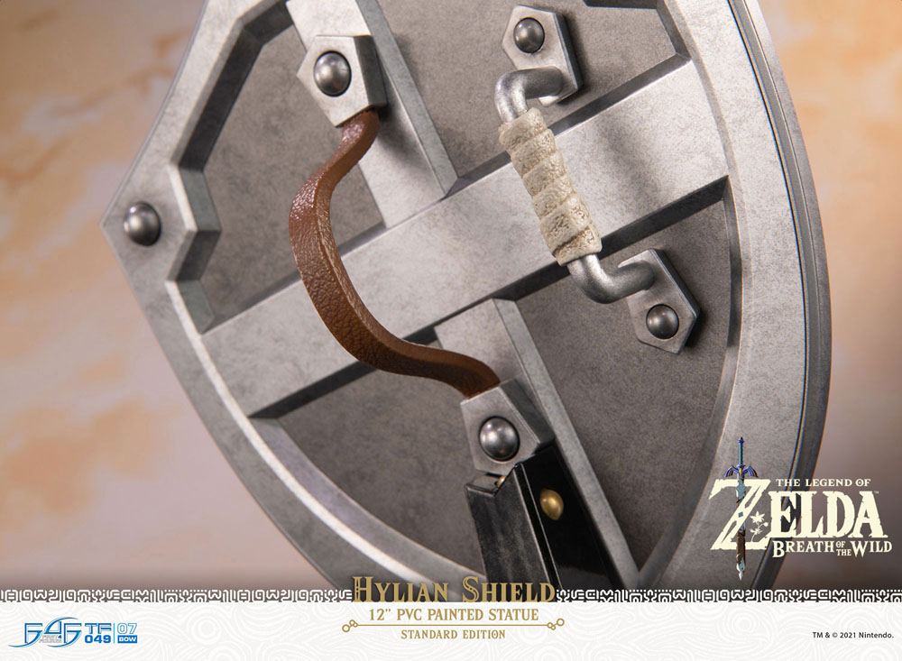 Zelda Breath of the Wild Statue Hylian Shield Standard Edition 29cm