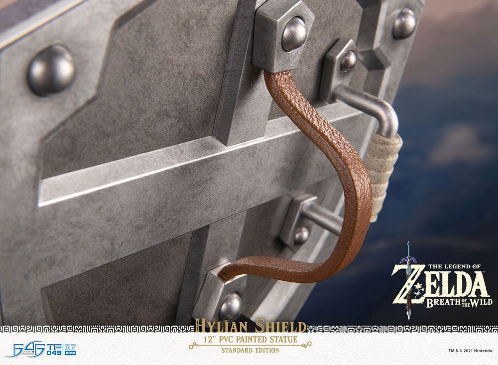 Zelda Breath of the Wild Statue Hylian Shield Standard Edition 29cm